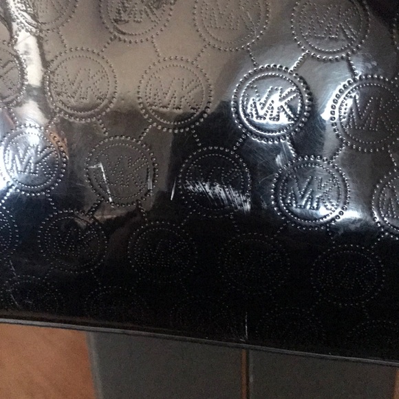 Black patent leather Michael Kors purse - Picture 4 of 5